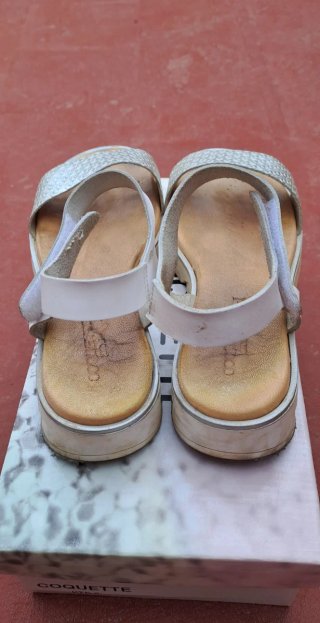 Sandalias Coquette Blancas y Plateadas