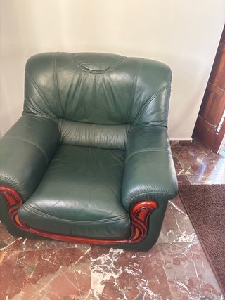 Divano a 3 posti e 2 poltrone in pelle