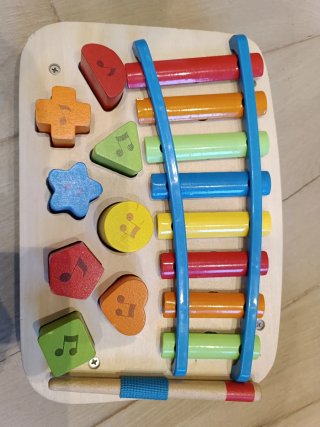 Juguete Musical de Madera con Formas