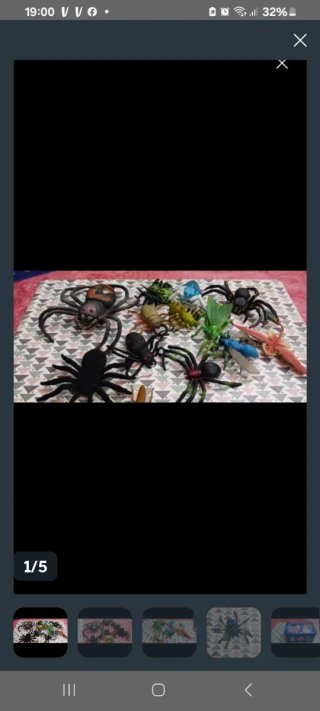 Lote de figuras de insectos y arácnidos.