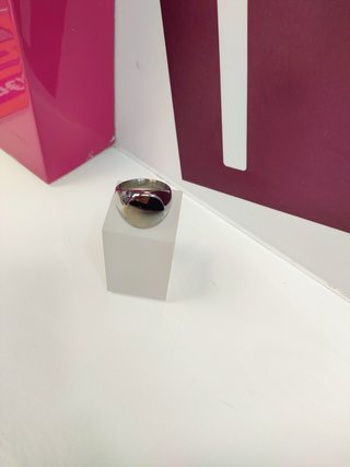 Anillo acero plateado con sello T 20