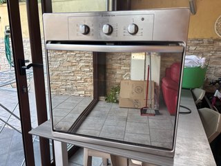 Horno Ariston de acero inoxidable