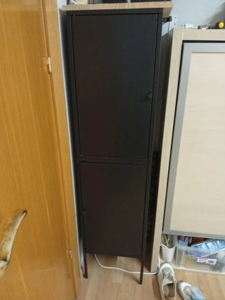 2 Muebles metálicos LIXHULT negro