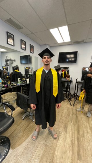 CURSO DE BARBERÍA INTENSIVO EN SOLO 15 DÍAS