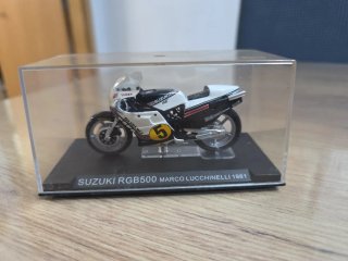 Miniatura Moto Suzuki RGB500 1981 1:24