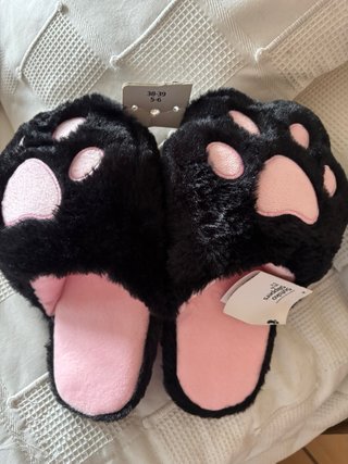 Zapatillas de casa con forma de pata