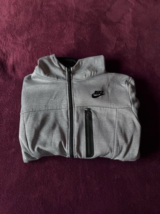 Chaqueta Nike Gris