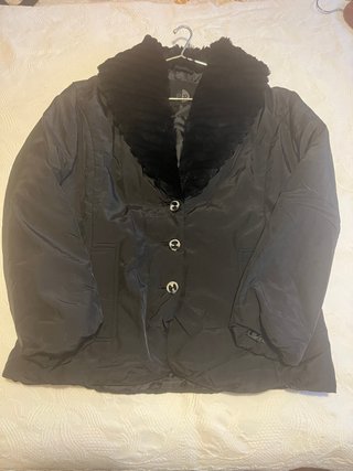 Abrigo Punto Roma Negro con Pelo T48