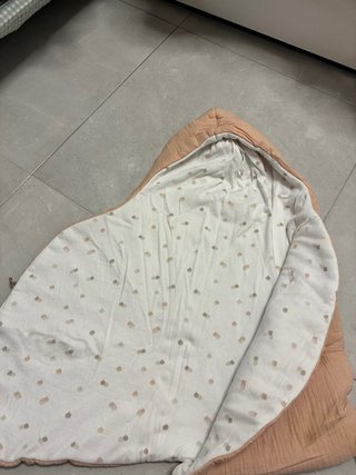 Saco para bebé con capucha