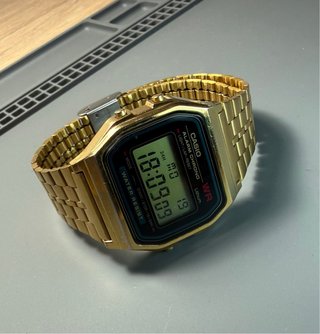 Reloj CASIO A159 dorado