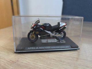 Miniatura Moto Aprilia RSV1000 2002 (1:24)