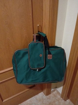 Set de 2 Bolsos y Neceser de Viaje
