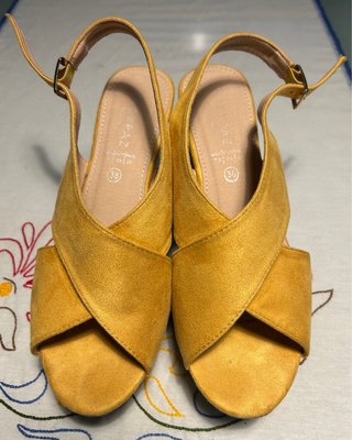 Sandalias de tacón amarillas Marypaz Talla 38