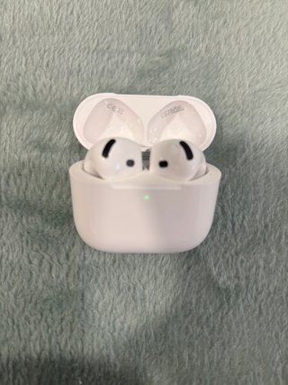 Apple AirPods 4 con Cancelación de Ruido