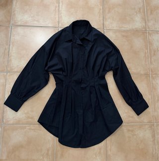 Vestido Camiseta Negro con Botones.