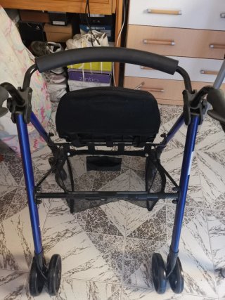 Andador para mayores con asiento
