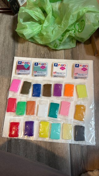Pack de 24 Pastillas de Arcilla Polimérica