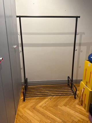 Burro para ropa metálico negro