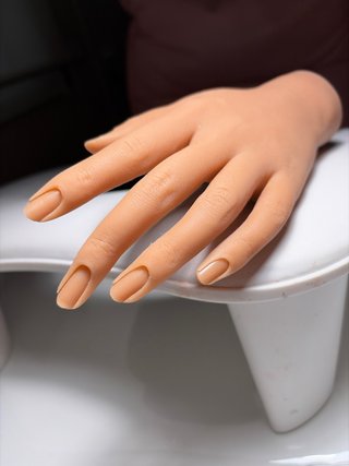 Mano de Práctica Realista para Manicura