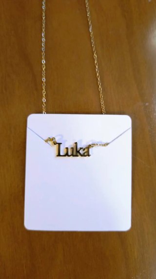 Colgante con nombre Luka dorado