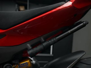 Soporte palo cámara 360 para estribera de moto