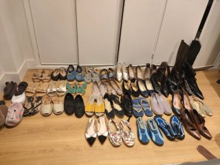 Lote de 40 pares de zapatos de mujer