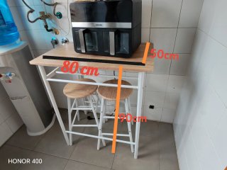 Mesa alta mas dos sillas altas