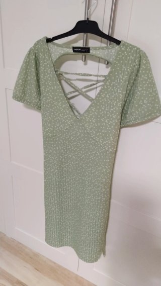 Vestido ajustado verde con flores Inside