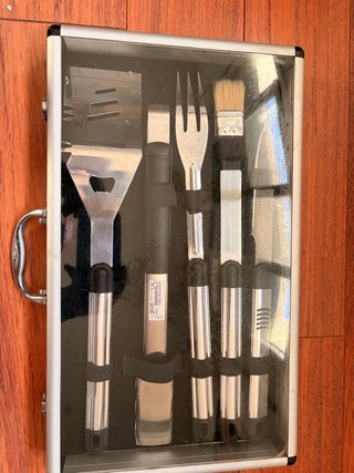 Set di utensili per barbecue in valigetta