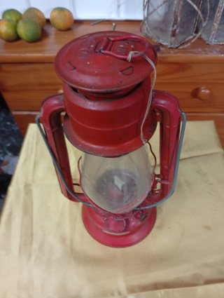 Farol de aceite antiguo de metal