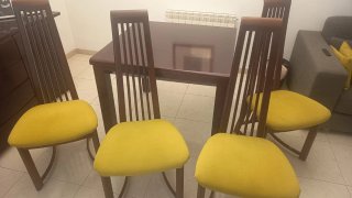 Mesa de comedor con 4 sillas