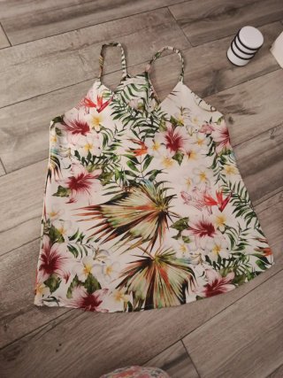 Camisa de tirantes con estampado floral raso