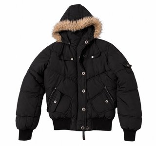 Chaquetón de invierno negro.