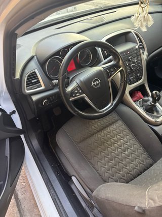 Opel Astra 2013