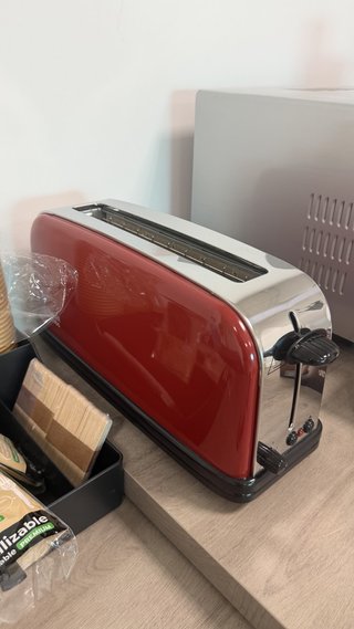 Tostadora Russell Hobbs Ranura Larga Roja