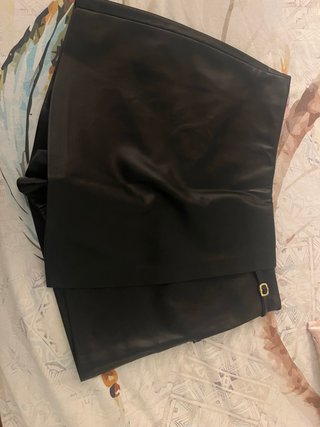 Falda pantalón de cuero negra
