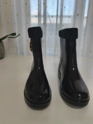 Botas de agua negras media caña, con forro