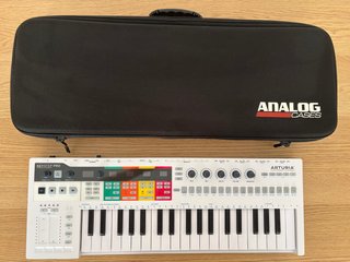 Arturia Keystep Pro con Funda - Teclado