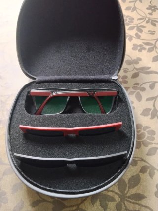 Gafas Emporio Armani con clips intercambiables