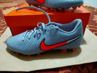 Botas de fútbol Nike talla 40,5
