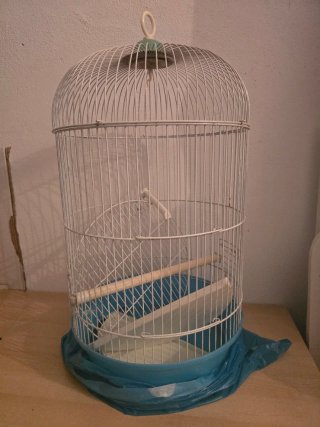 Jaula para pájaros blanca y azul
