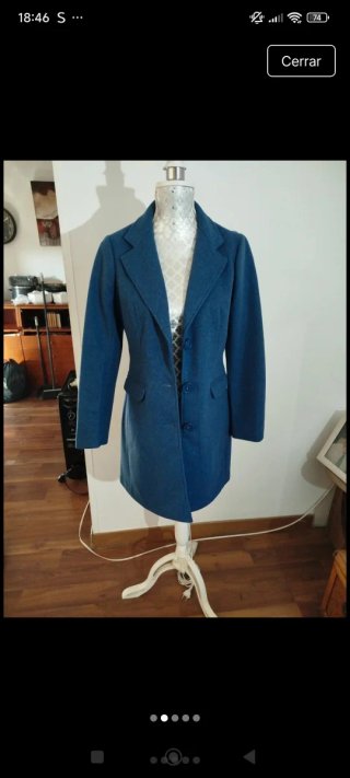Abrigo azul de mujer