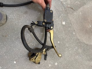 Pinza y latiguillo de freno para Yamaha Neos 100
