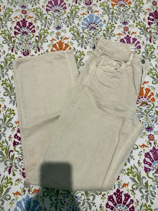 Pantalón Stradivarius Beige