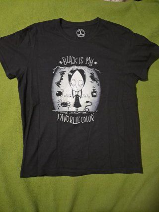 Camiseta Miércoles Addams Negra