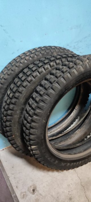 3 Neumáticos de Moto Trial