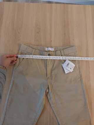 Pantalón chino niño beige talla 11-12, sin estrena