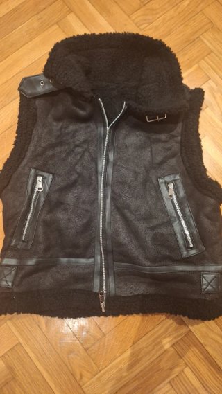 Chaleco Negro con Interior de Borreguillo