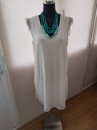 Vestido blanco Kiabi