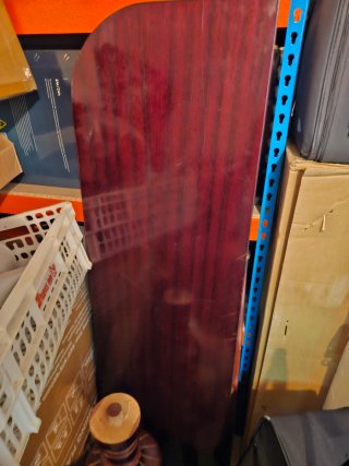 Mesa de madera para salón